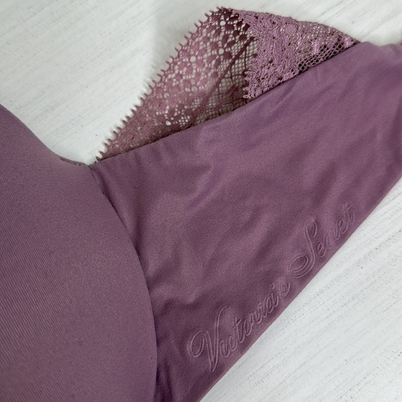 Victoria’s Secret Incredible Bra | size 34DD | lace detail - Picture 3 of 5